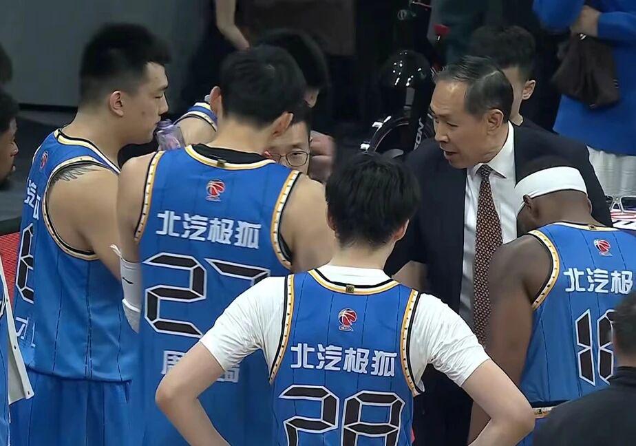 场均24+4+4！火箭不再追逐34岁明星控卫？名记：休城暂无任何动作