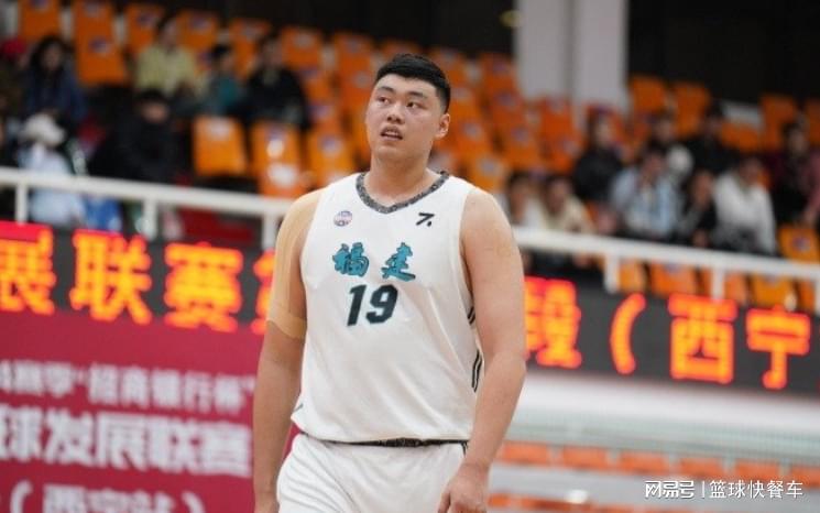 阿奴诺比将获斯凯奇个人签名球鞋